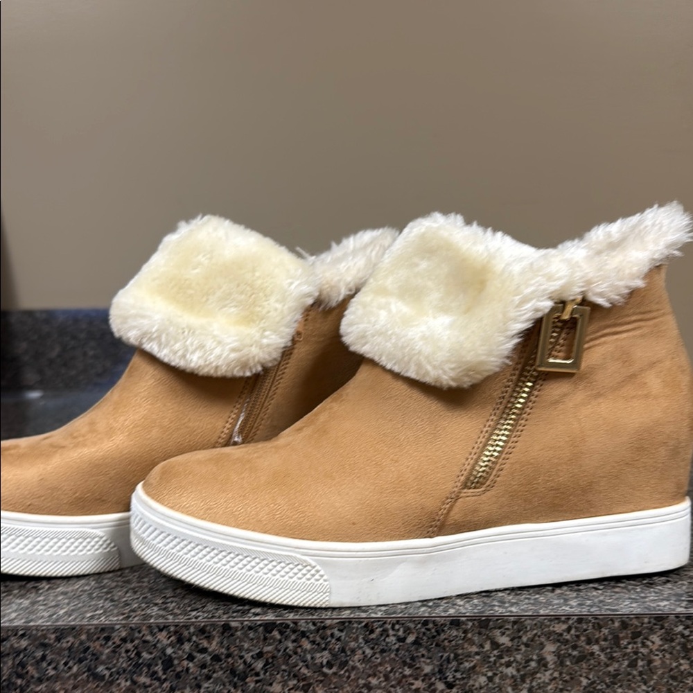 Rock & Candy Tan and Cream Winter Boots